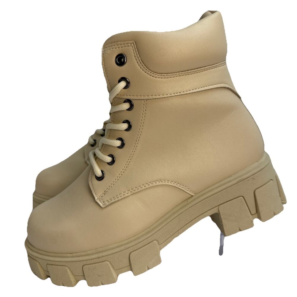 Wild Diva Women’s Lounge Presh Lace-Up Combat Boots Women's Ivory Size 7 NWOB